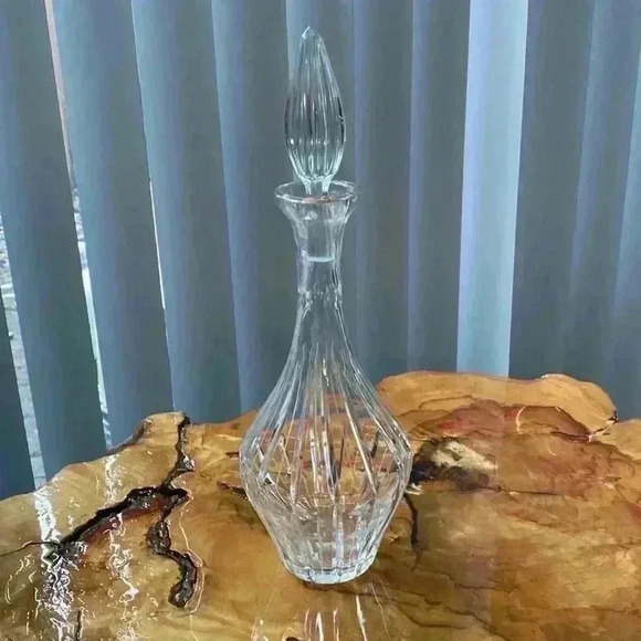 Lead Crystal Whisky Decanter Vintage 16" With Pointy Tip Stripped Rectangle
Desi - Picture 9 of 16